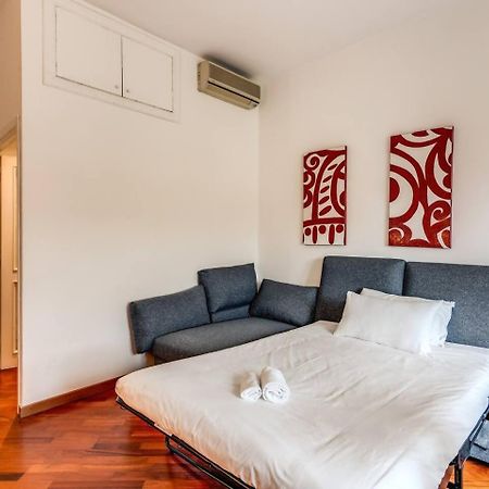 Splendid Flat On The Tiber River Рим Екстериор снимка