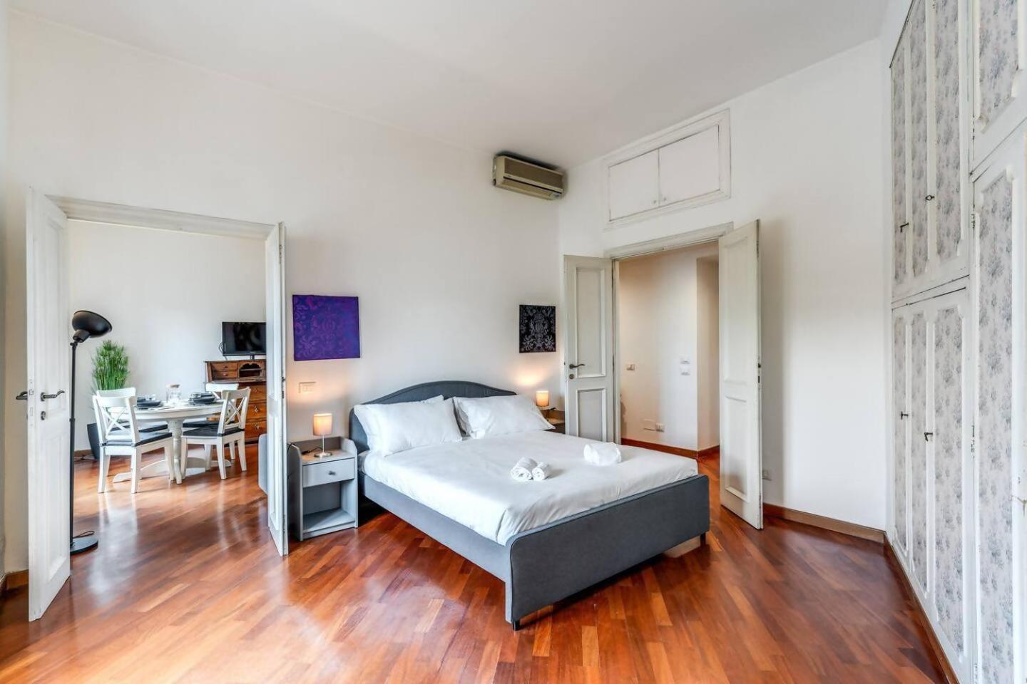 Splendid Flat On The Tiber River Рим Екстериор снимка